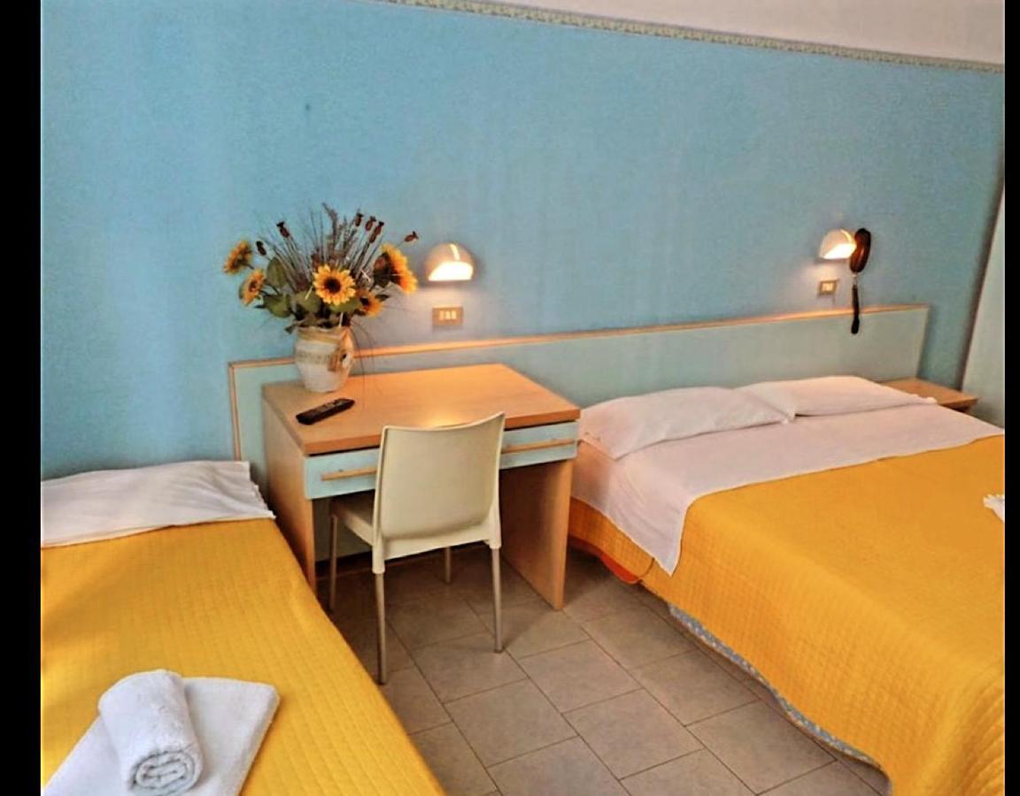 Hotel Silvana Beach ริมินี ภายนอก รูปภาพ